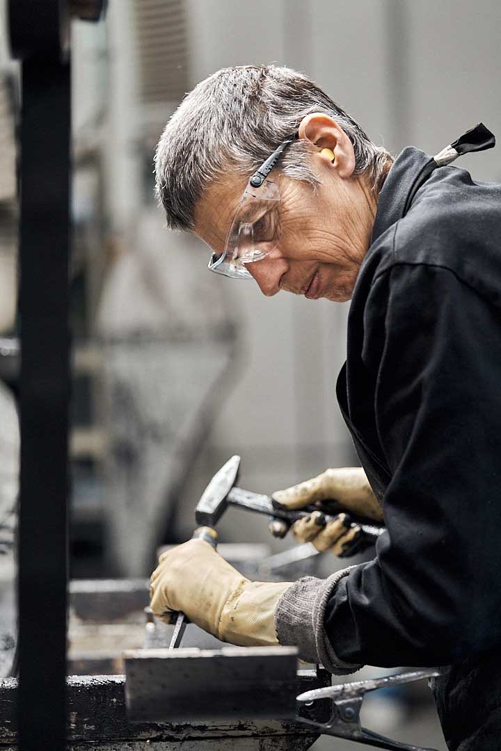 Skiproduktion-von-Hand